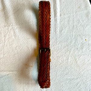 Great leather woven belt. Size medium